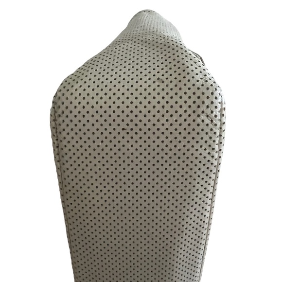 CHANEL Perforated Flap Bag Beige/Red 6 Series - Picture 9 of 17